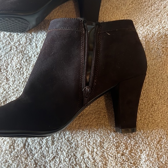 Aerology Ankle Boots - Picture 4 of 9